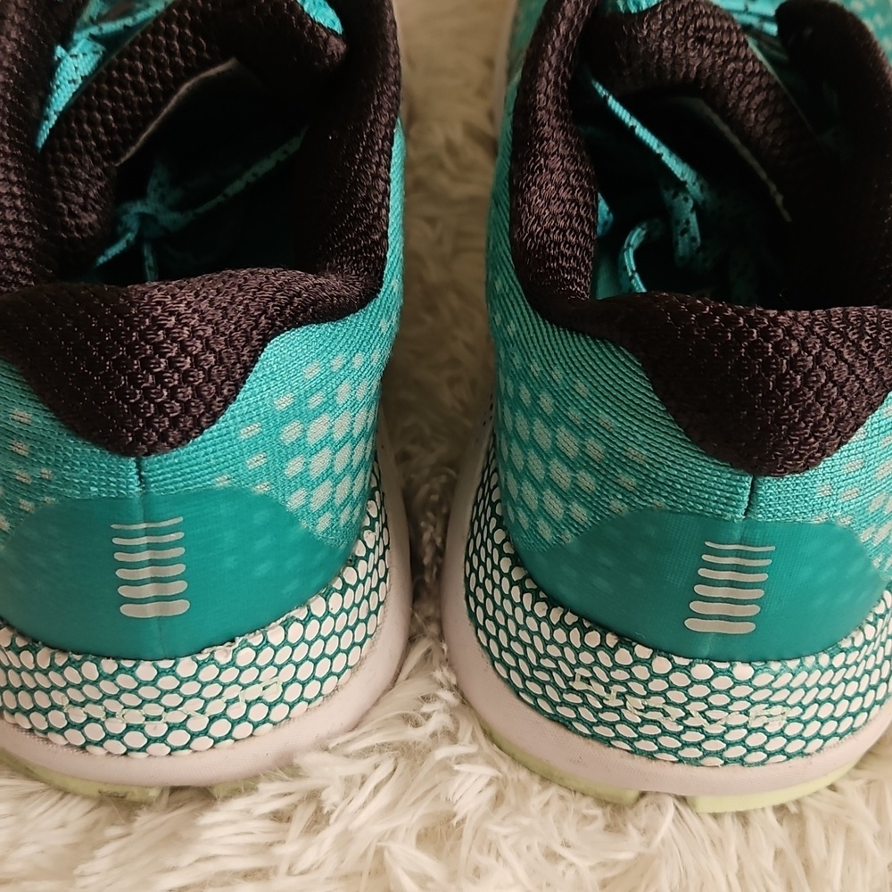 Under Armour Teal and Black Running Sneakers - Picture 7 of 8